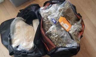9 osób zatrzymanych, broń, gotówka i 11 kg przejętych narkotyków! Policja uderza w narkobiznes [Wideo, foto]