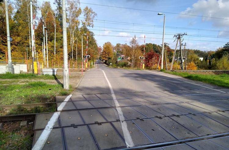 Przejazd-kolejowo-drogowy-w-Andrespolu