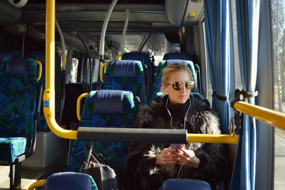 autobus_kobieta_pixabay
