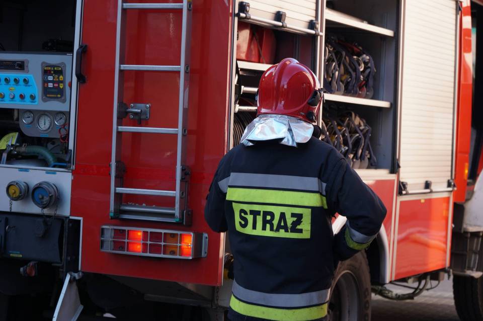 Groźny pożar na terenie bełchatowskiej kopalni. W akcji kilkanaście zastępów strażaków